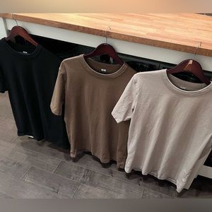 4X neutral Uniqlo U heavyweight cotton T shirts